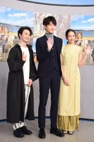 左から森永悠希、杉野遥亮、白本彩奈。