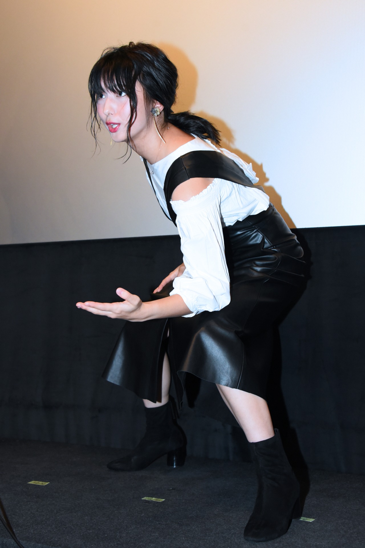 仁義を切る搗宮姫奈。