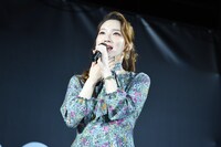 オークワフィナからのビデオメッセージに感激するファーストサマーウイカ。