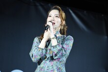 オークワフィナからのビデオメッセージに感激するファーストサマーウイカ。