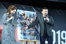 左からファーストサマーウイカ、高木渉。