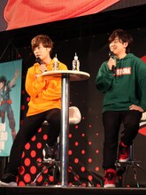 左から岡本信彦、山下大輝。