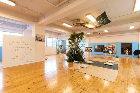 「Kiitos!! [キートス]～Yuta Koseki in Finland～ photo by Jun Imajo」「キートス!! ベリー マッチ photo by Yuta Koseki」写真展の様子。