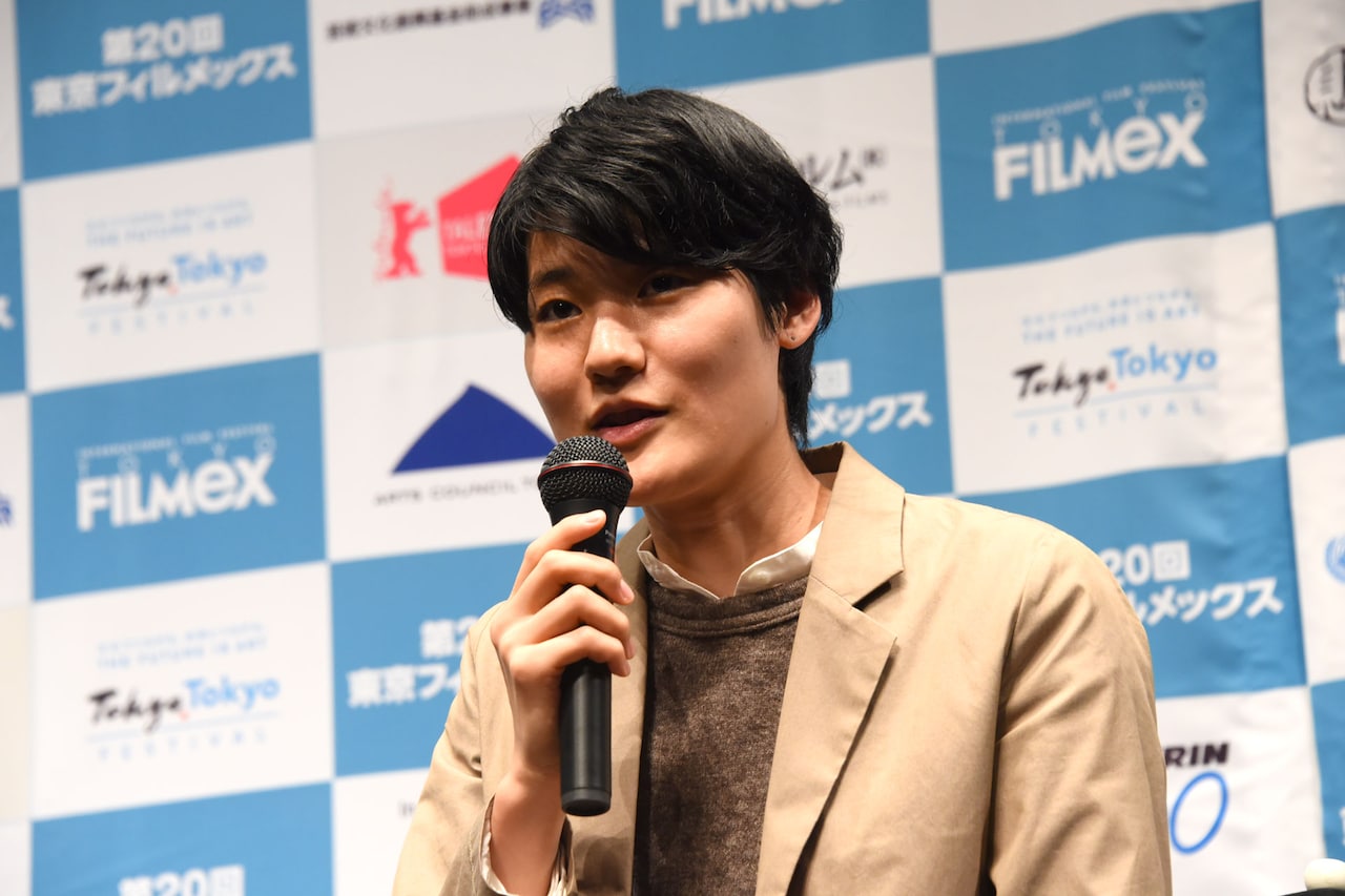 第20回東京フィルメックス「つつんで、ひらいて」Q&Aにて、監督の広瀬奈々子。