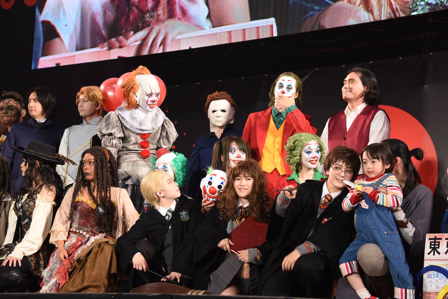 「TOKYO COMIC CON COSPLAY CHAMPIONSHIP 2019」参加者たち。