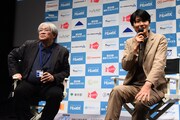左から映画祭ディレクターの市山尚三、監督の広瀬奈々子。