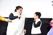 左からゆいP、市川右近。