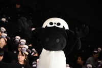 待ち時間に踊るショーン。