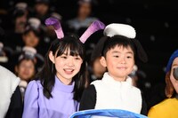 左からHinata、市川右近。