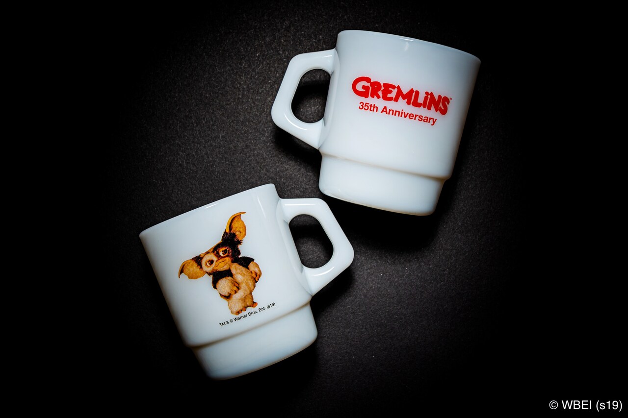 「Fire-King スタッキングマグ グレムリン 35th Anniversary」（税込3960円）