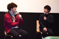 左からヤング ポール、小出祐介。