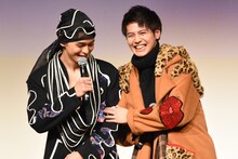 左から眞栄田郷敦、片寄涼太。