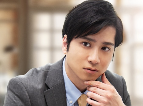 「AI探偵」より、滝口幸広演じる志威志。