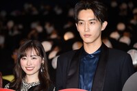 「羊とオオカミの恋と殺人」初日舞台挨拶の様子。