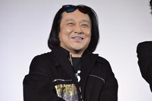 色眼鏡を外した永野。