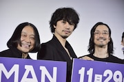 「MANRIKI」初日舞台挨拶の様子。左から永野、斎藤工、金子ノブアキ。