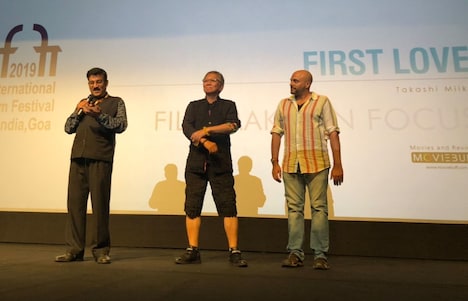 第50回インド国際映画祭に参加した三池崇史（中央）。