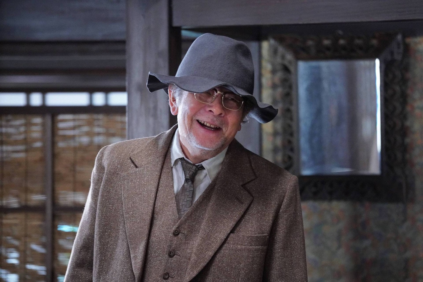 「悪魔の手毬唄～金田一耕助、ふたたび～」より、古谷一行演じる磯川常次郎。