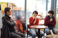 左から百武朋、板垣瑞生、ヤング ポール。