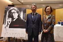 左から矢内廣、小山明子。