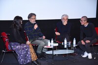 黒沢清（中央左）、ペドロ・コスタ（中央右）。