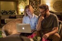 「ロング・ショット 僕と彼女のありえない恋」場面写真