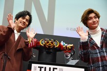 左から奥野壮、高橋文哉。