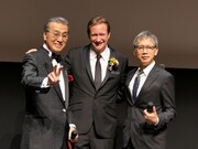 左から宝田明、マカオ国際映画祭芸術総監のマイク・グッドリッチ、矢口史靖。