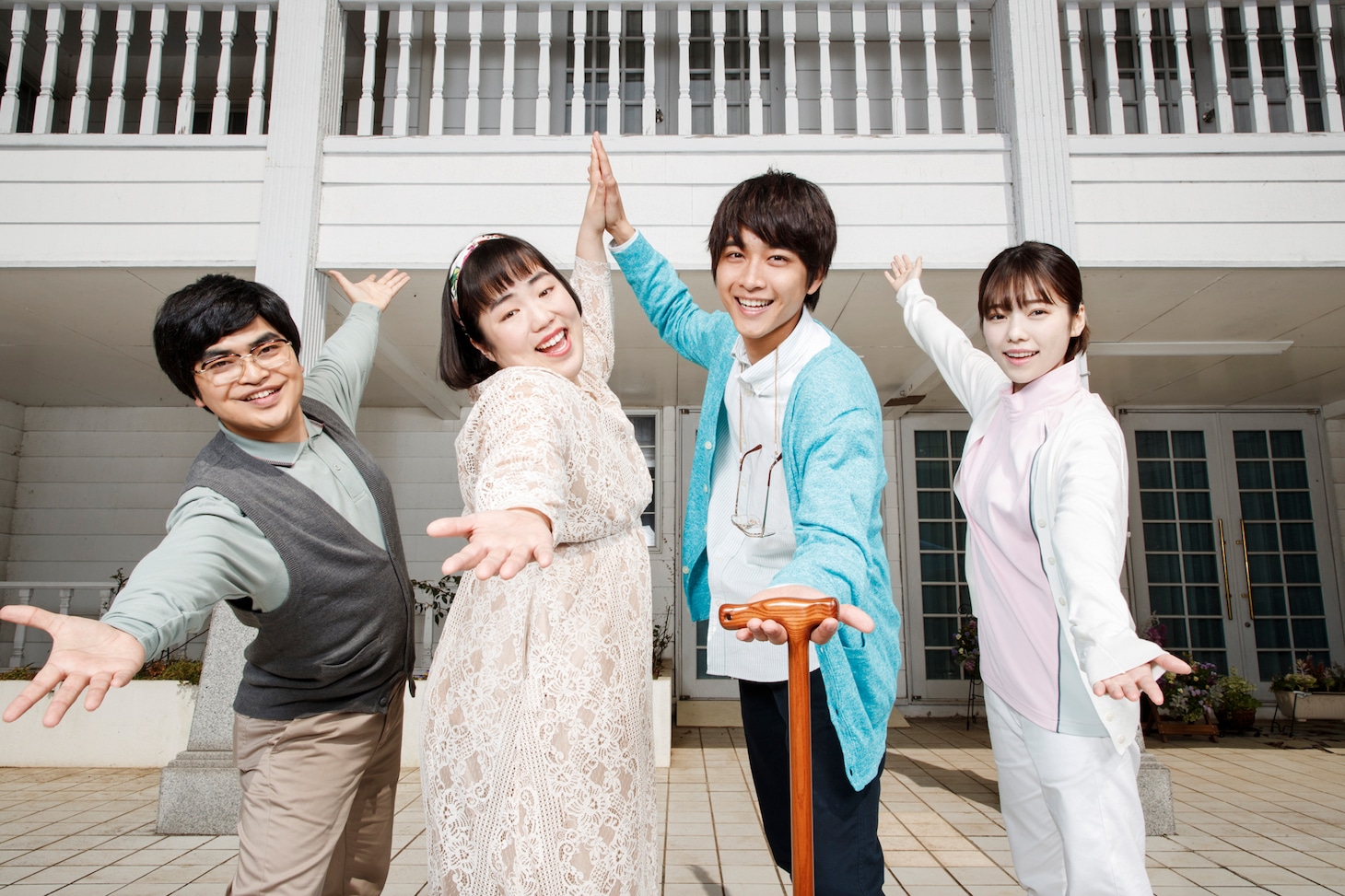 「ハゲしわしわときどき恋」キャスト。左から加藤諒、ゆりやんレトリィバァ、佐藤寛太、島崎遥香。