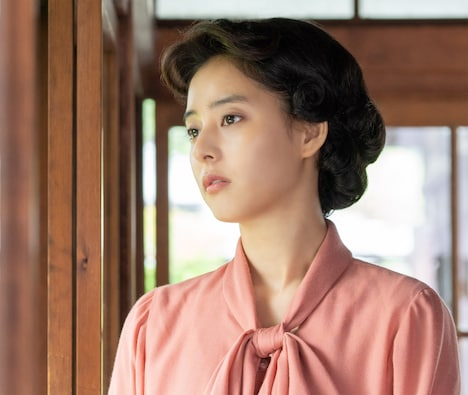 「アメリカに負けなかった男～バカヤロー総理 吉田茂～」より、新木優子演じる麻生和子。