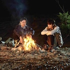 綾野剛と松田龍平が友情育む「影裏」新写真