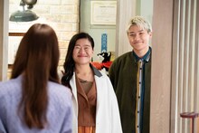 左から新木優子、よしこ、小森隼。