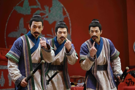 「ナイト・オブ・シャドー 魔法拳」より、日本語吹替版で鈴木拡樹が声を当てるチン三兄弟。