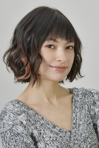 太田莉菜演じる高杉梅。