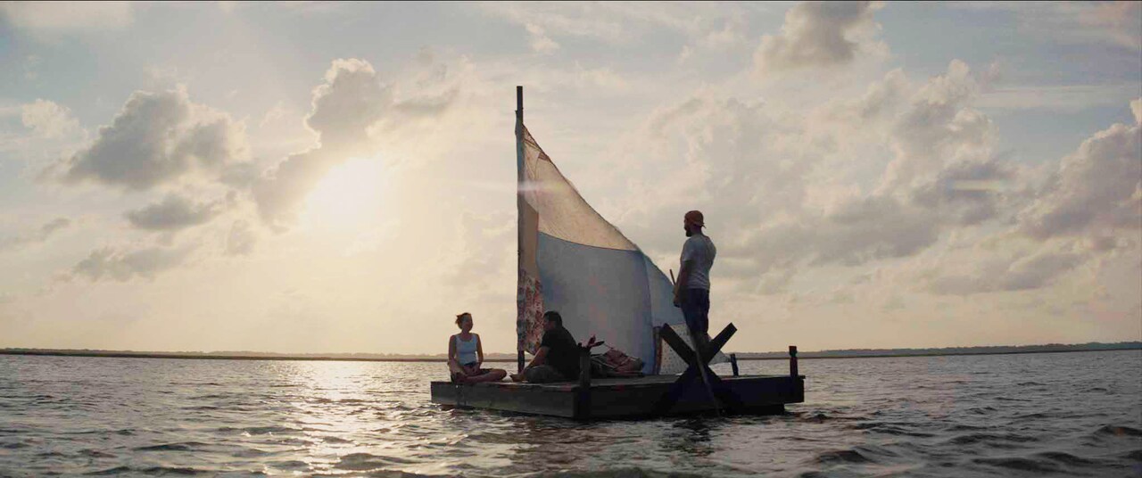 孤独な漁師とレスラーを夢見る青年の特別な旅、シャイア・ラブーフ出演作の予告公開