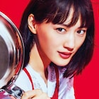 綾瀬はるかの凛々しい表情、映画「奥様は、取り扱い注意」新画像&公開日が解禁