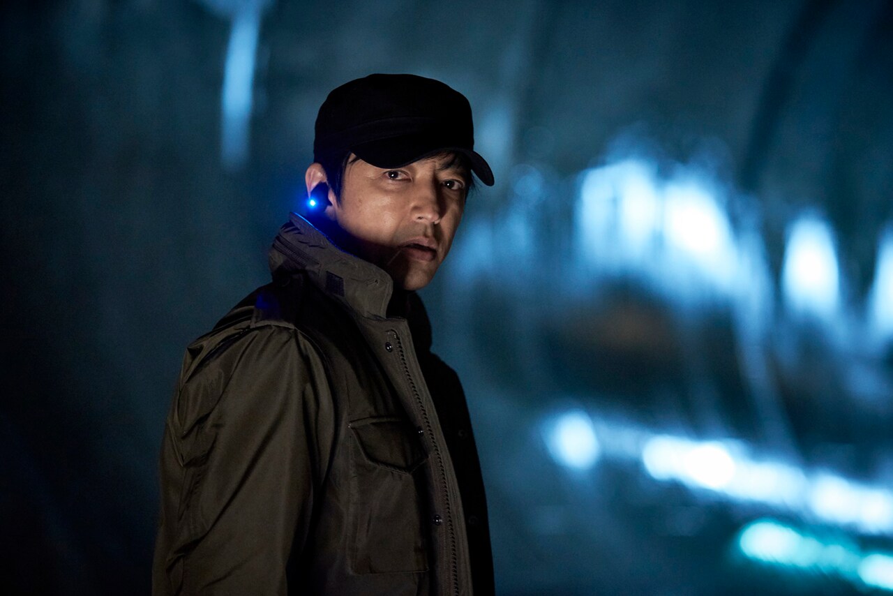 大沢たかおが船上を走る「AI崩壊」特別映像、賀来賢人と岩田剛典の新写真も