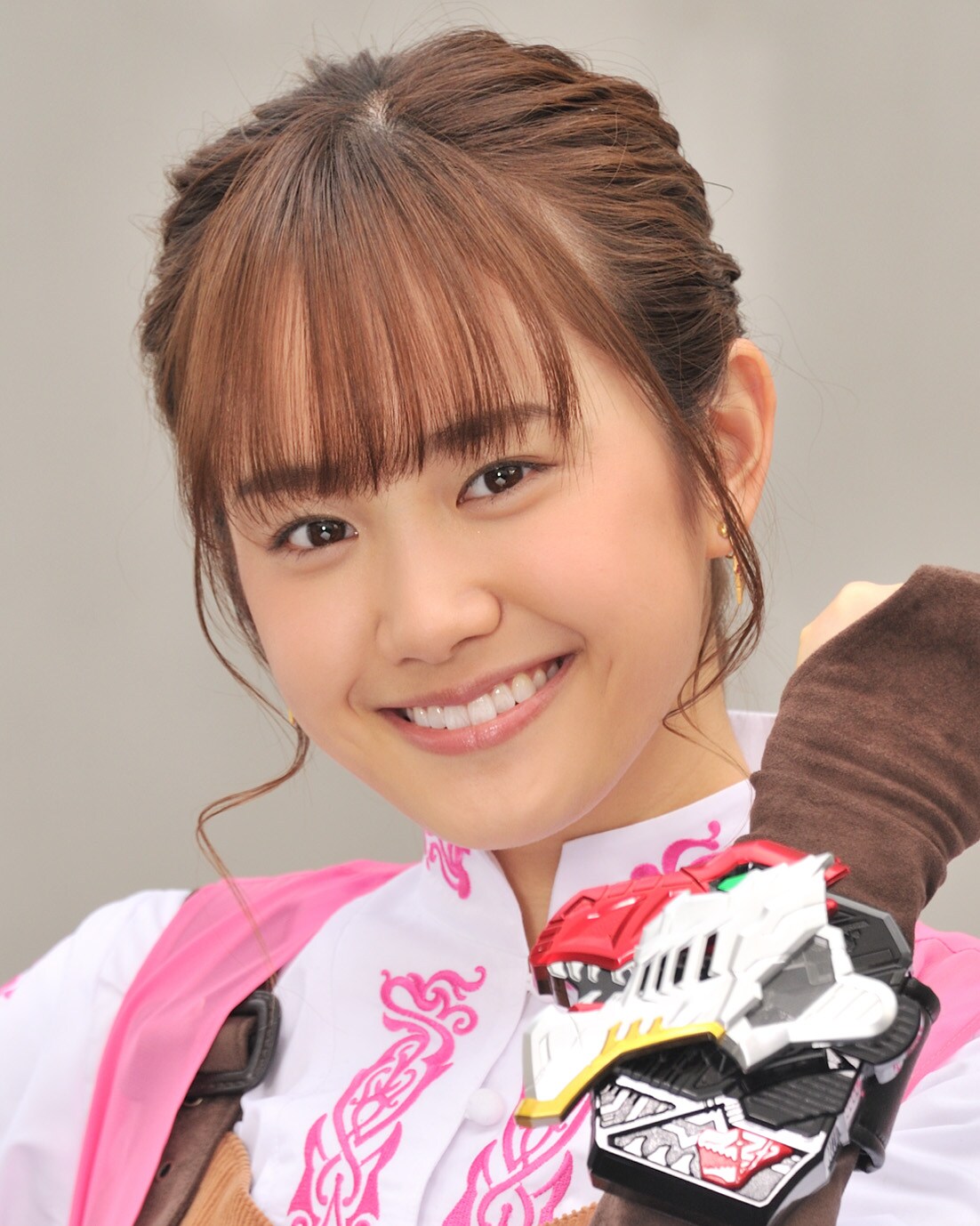 尾碕真花　サイン入りチェキ　騎士竜戦隊リュウソウジャー　リュウソウピンク 尾碕真花 on X: 