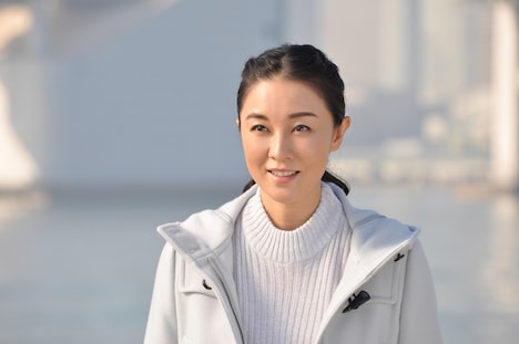 「警視庁・捜査一課長」より、伊藤歩演じる陣内綾。