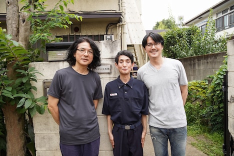 左から岩井俊二、矢部太郎、福山雅治。