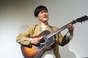 「森山直太朗 人間の森をぬけて」初日舞台挨拶の様子。左から森山直太朗、監督の番場秀一。
