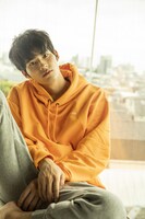 岡田健史カレンダー2020.04‐2021.03」より。