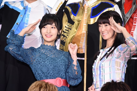 左から佐倉綾音、釘宮理恵。