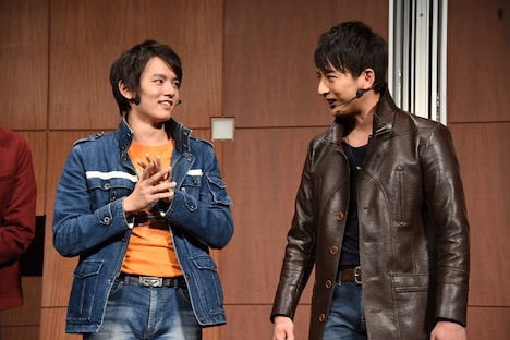 左から濱田龍臣、石黒英雄。