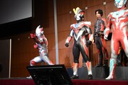 「劇場版ウルトラマンタイガ ニュージェネクライマックス」サプライズ発表会の様子。
