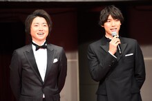 左から福士蒼汰、福士蒼汰。