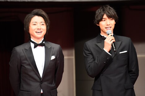 左から福士蒼汰、福士蒼汰。