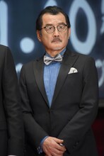 吉田鋼太郎