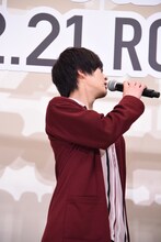 「あれ、ウォズはー？」と渡邊圭祐を探す奥野壮。