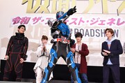 仮面ライダー1型（手前）
